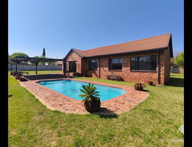 4 BEDROOM HOUSE FOR SALE IN ROODIA